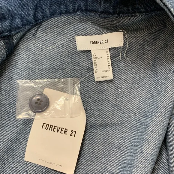 Forever 21 NWT Women's Blue Denim hooded Jacket pockets relaxed fit Size M - Picture 10 of 10